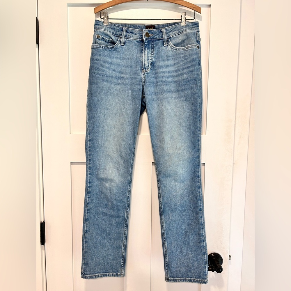 Lee’s Straight-Leg Jeans in Light Blue Wash